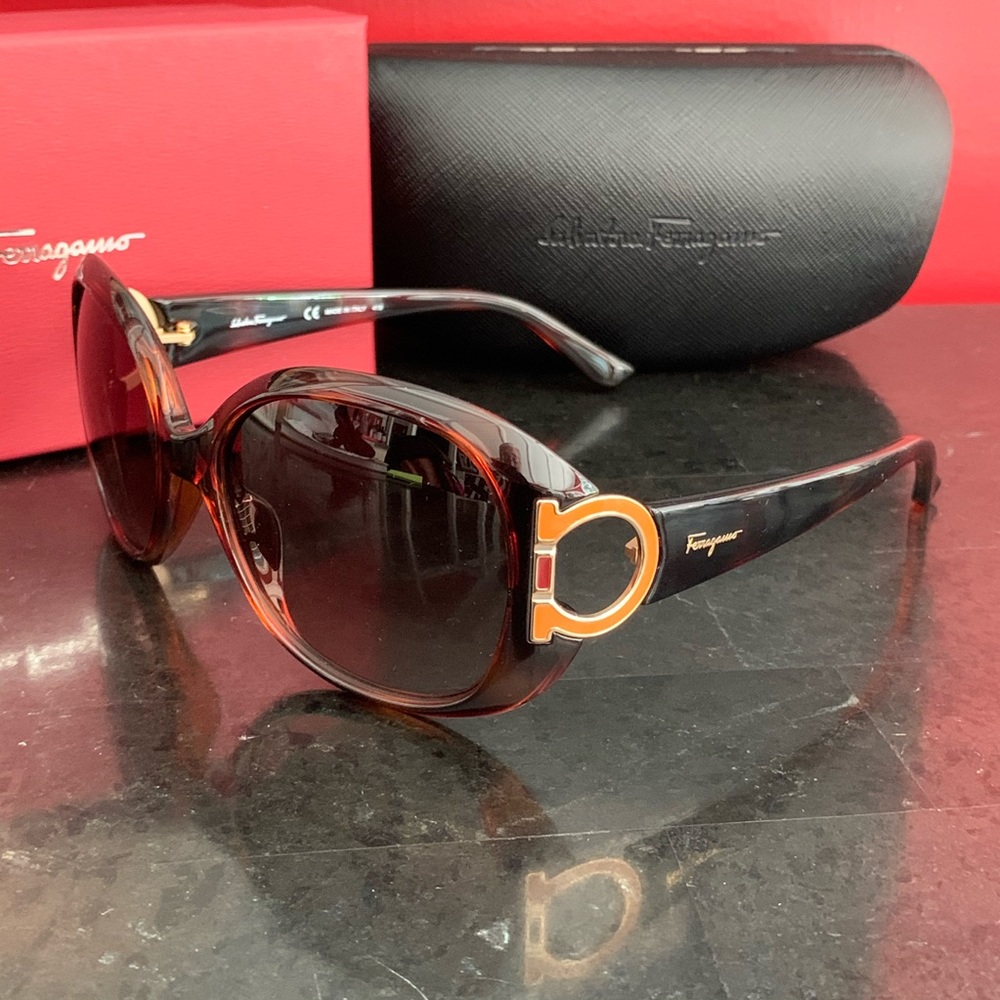 SOLD OUT! Salvatore Ferragamo Tortoise Sunglasses NIB - Picture 1 of 12